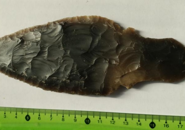 Grot włóczni z epoki brązu