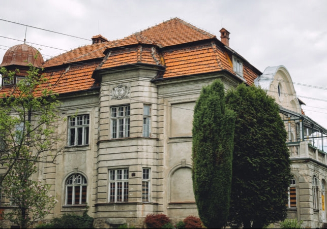 Pałac Thetschlów w Jaszczurowej