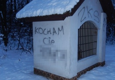 dewastacja cmentarza