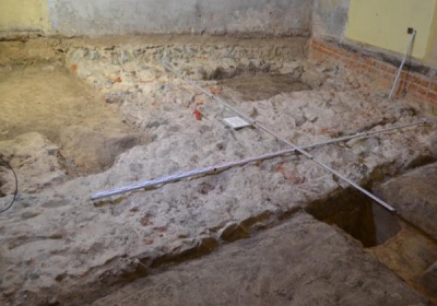 odkrycie sredniowiecznej wiezy